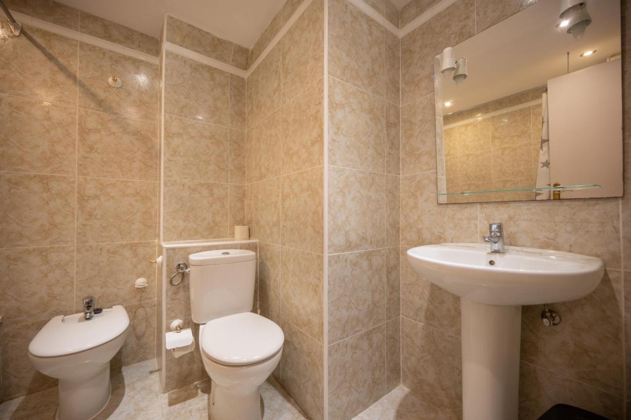 Beautiful Parque Loix 4 Bedroom Apartment Shared Pool, Tennis Court Бенідорм Екстер'єр фото
